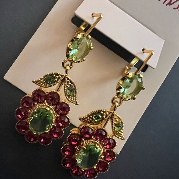 🌺 Betsey Johnson crystal flower stunning dangle earrings 🌺 - Picture 2 of 7